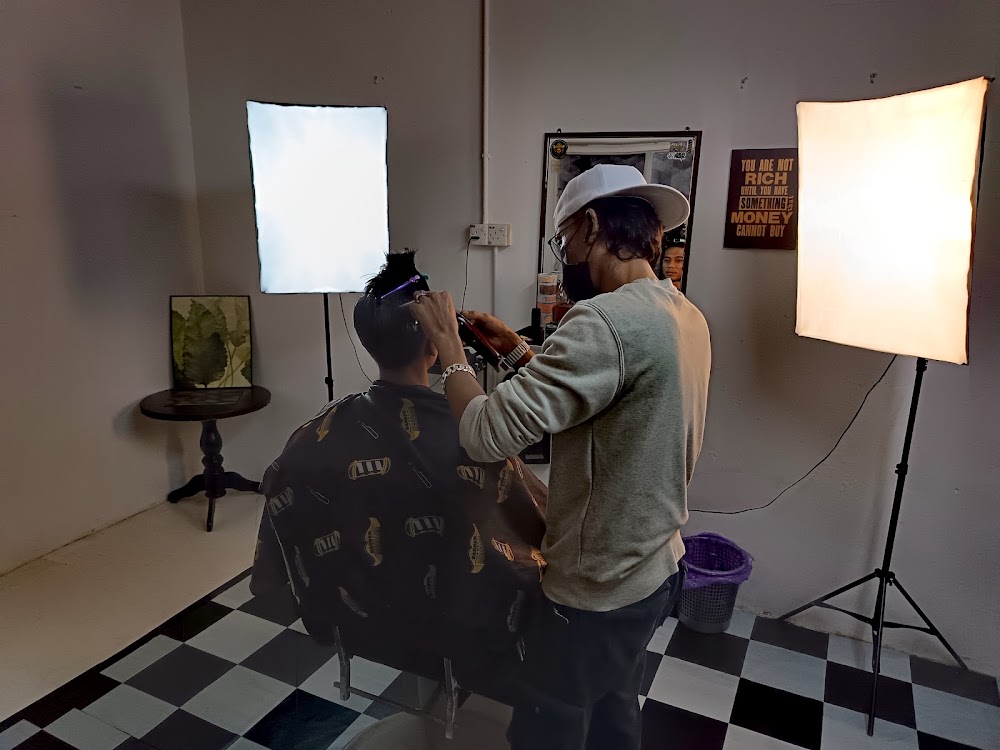 IKH ONE BARBER SHOP